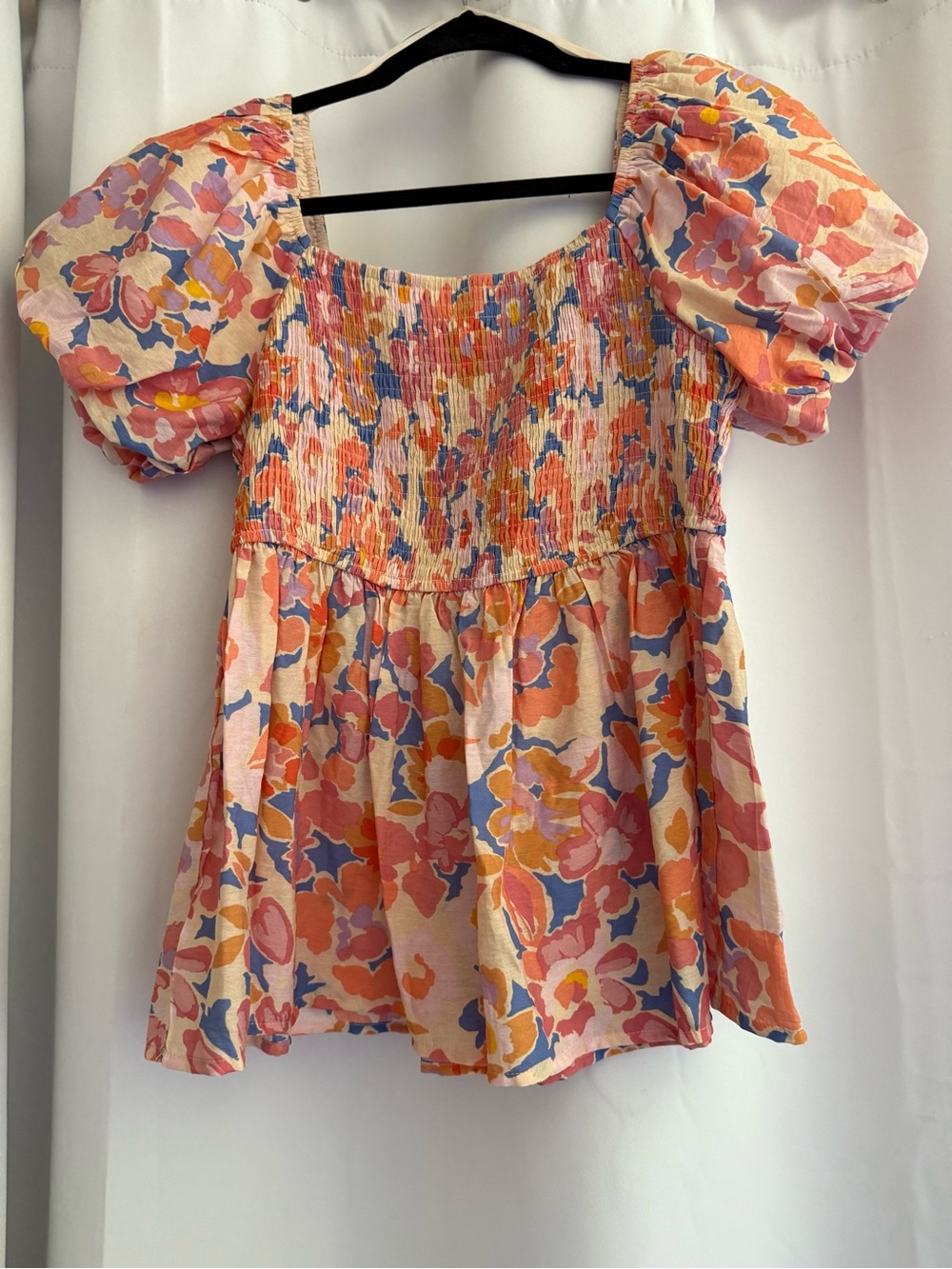Lizard Thicket Peach Multi Floral Smocked Puff-Sleeve Peplum Top
